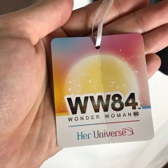 Her Universe Wonder Woman WW84 NWT Women's Junior Small Cropped Lounge Top - Picture 7 of 11